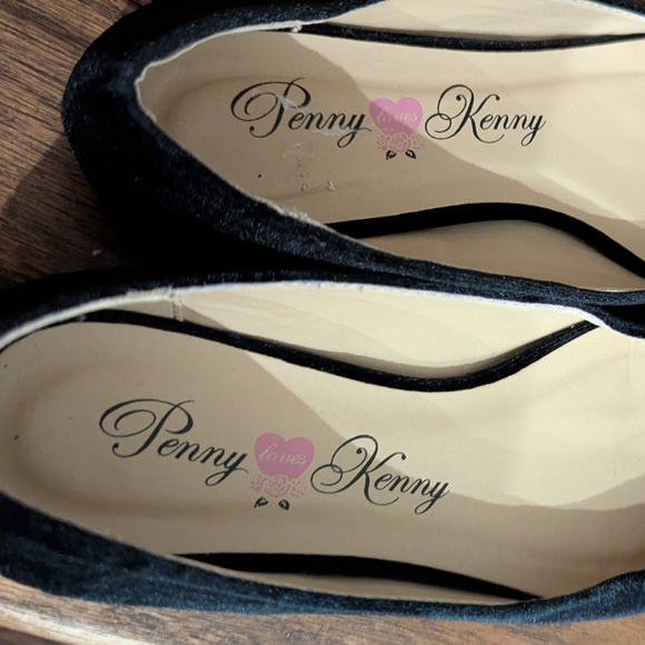 Velvet slip on shoes women's size 7 Penny Loves Kenny Soft black Flats - Picture 4 of 7
